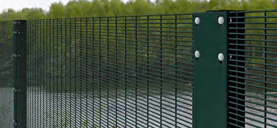 358 Fence Posts, Clamp Bars & Fixings